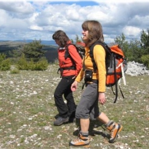 Photo de Languedoc Nature. Randonneuses sur le Causse Méjean